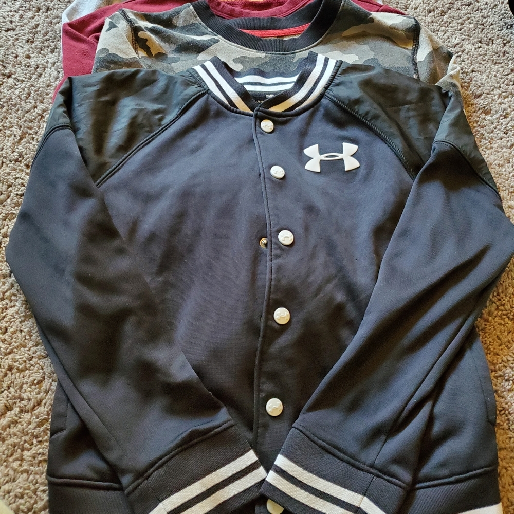 Lot boys jacket and crewneck sweaters size M